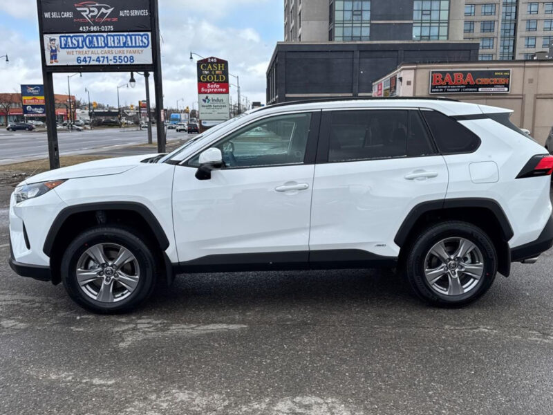 2025 Toyota RAV4 Hybrid LE