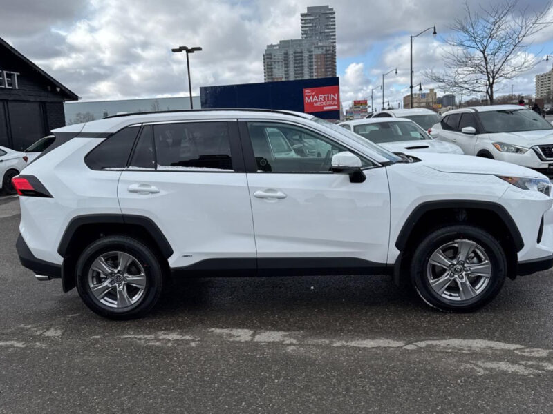 2025 Toyota RAV4 Hybrid LE