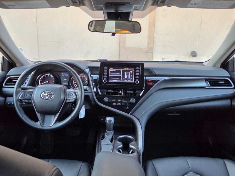 2019 Camry SE